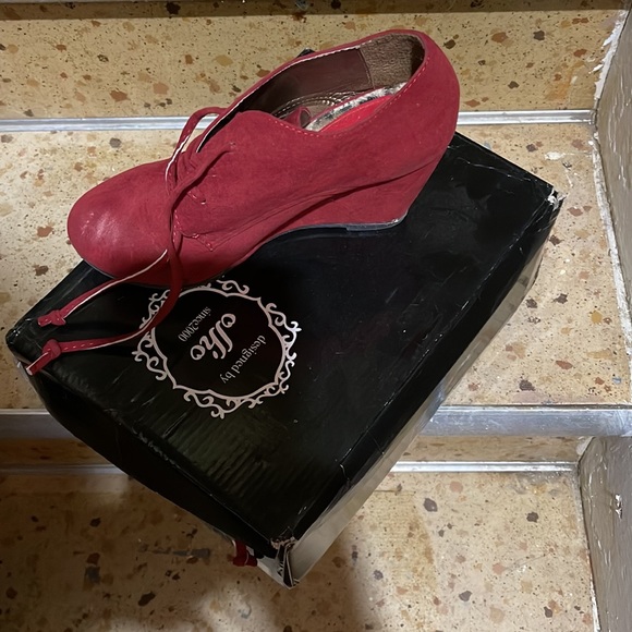 Red wedge shoe - Picture 4 of 4